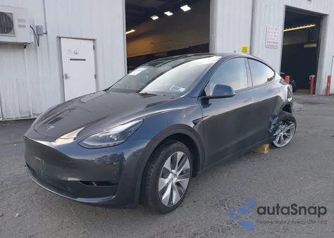 2024 Tesla Model Y Long Range Dual Motor All-Wheel Drive/Rwd from USA, damaged, VIN 7SAYGDED1RF092383